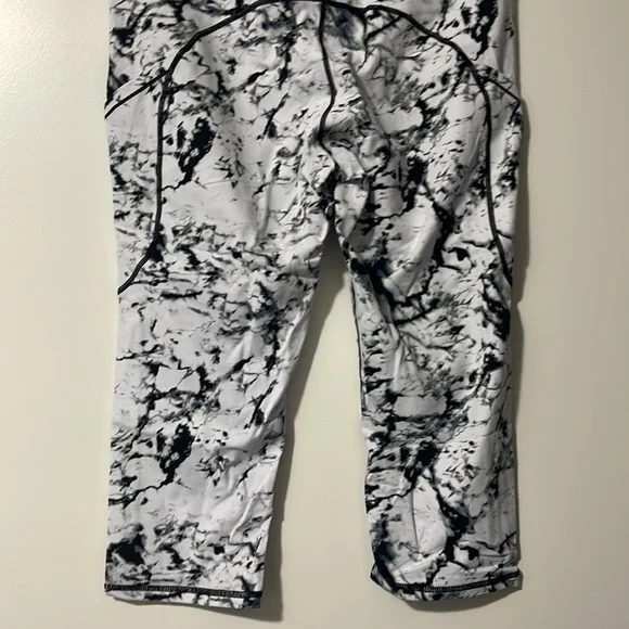 Women’s Size Large White/Black Marble Pattern High Waisted Yoga Pants w Pockets - Picture 7 of 8